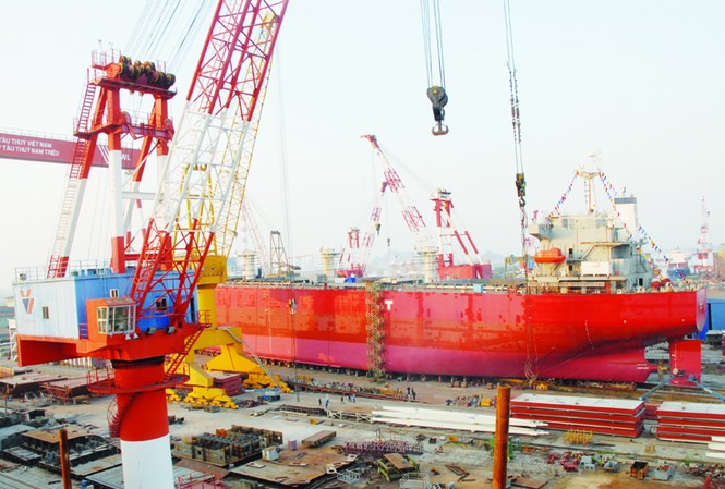 Sau ngày 1-7: Ai giám sát các tập đoàn? Tàu 56.200 tấn đóng tại Tổng Cty Công nghiệp Tàu thủy Nam Triệu (thuộc Tập đoàn Vinashin). Ảnh: CTV