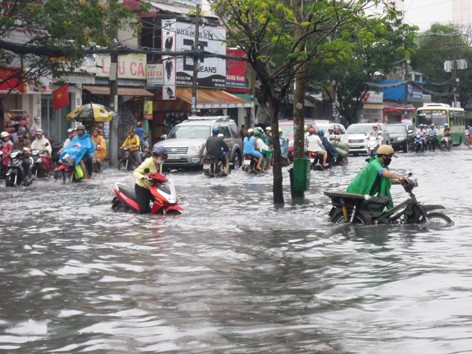 Triều cường gây ngập lụt tại TPHCM: Từ chống sang sống chung Triều cường gây ngập lụt tại TPHCM: Từ chống sang sống chung