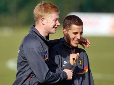 Giỡn mặt Mourinho, Hazard xúi đồng đội rời Chelsea Giỡn mặt Mourinho, Hazard xúi đồng đội rời Chelsea