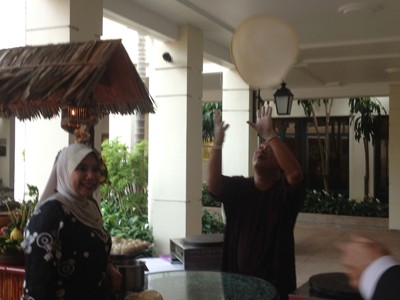 Trà kéo Malaysia trên đường phố Hà Nội Trà kéo Malaysia trên đường phố Hà Nội
