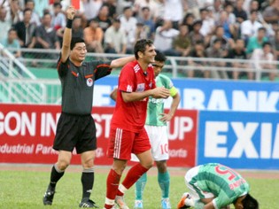 B.Bình Dương chia tay B.Bình Dương chia tay "công thần" Hoàng La và Leandro