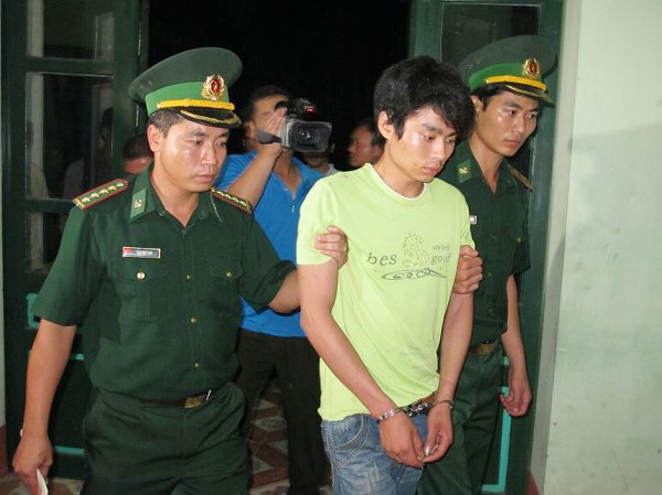 Thưởng nóng cho lực lượng phá án Thưởng nóng cho lực lượng phá án