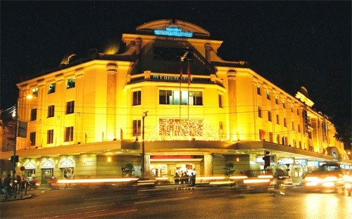Khi Tràng Tiền Plaza 'kết duyên' bố chồng Hà Tăng Khi Tràng Tiền Plaza 'kết duyên' bố chồng Hà Tăng
