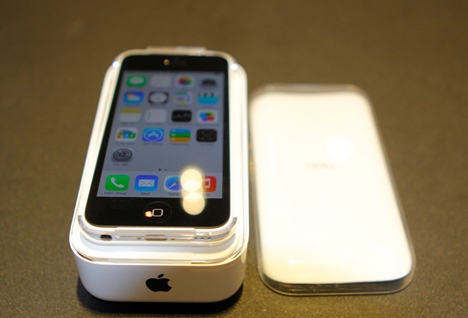 iPhone 5C 'đại hạ giá' nhưng vẫn vắng khách tại Việt Nam iPhone 5C 'đại hạ giá' nhưng vẫn vắng khách tại Việt Nam