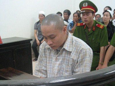 Đâm chết hàng xóm vì bị cấm mở loa to Đâm chết hàng xóm vì bị cấm mở loa to