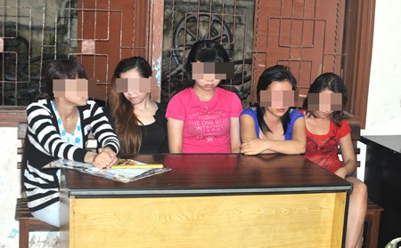 Các nàng kiều 9x tại 'động quỷ' Đà thành Các nàng kiều 9x tại 'động quỷ' Đà thành