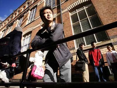 Anh sẽ cắt giảm thị thực sinh viên du học Anh sẽ cắt giảm thị thực sinh viên du học