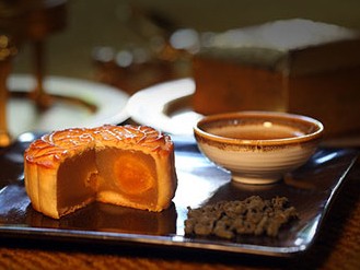 Bánh Trung thu Long Đình – Cả tâm tình gửi trao Bánh Trung thu Long Đình – Cả tâm tình gửi trao