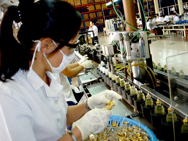 Giảm chi phí đầu vào cho doanh nghiệp DN đang gặp khó khăn trong sản xuất kinh doanh trong thời gian dài khiến nền kinh tế suy giảm sâu Ảnh: Đại Dương