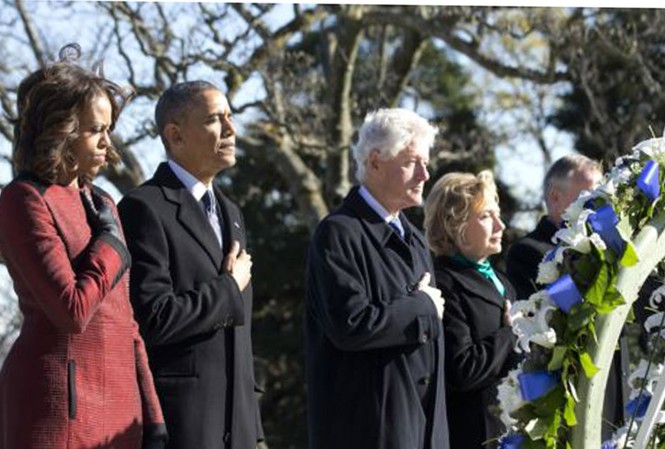 Ông Obama viếng mộ cố Tổng thống Kennedy Ông Obama viếng mộ cố Tổng thống Kennedy