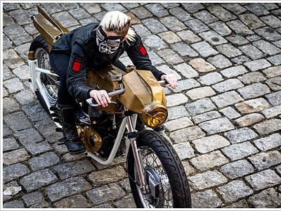 Ngắm motor độ độc đáo Saint Tesla Triumph Tiger Ngắm motor độ độc đáo Saint Tesla Triumph Tiger