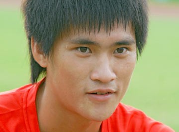 Tuyển Việt Nam sẽ mất Công Vinh ở AFF Cup 2010? Tuyển Việt Nam sẽ mất Công Vinh ở AFF Cup 2010?