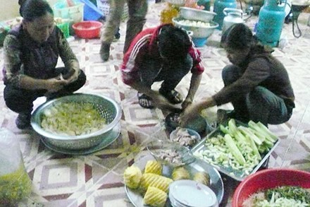 Chiêu 'móc túi' của dân nấu cỗ thuê Chiêu 'móc túi' của dân nấu cỗ thuê