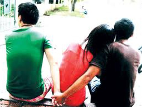 Em sẽ luôn yêu chồng, yêu cả anh nữa Em sẽ luôn yêu chồng, yêu cả anh nữa