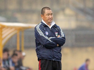HLV Cho Yoon Hwan từ chức HLV Cho Yoon Hwan từ chức