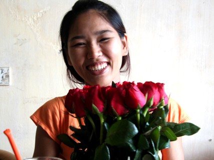 Tình yêu như mơ của cô gái ‘nô lệ quán phở’ Tình yêu như mơ của cô gái ‘nô lệ quán phở’