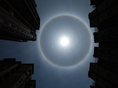 Xuất hiện hào quang lạ xung quanh mặt trời Xuất hiện hào quang lạ xung quanh mặt trời