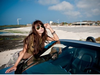 Người đẹp bên Audi TT Roadster Người đẹp bên Audi TT Roadster