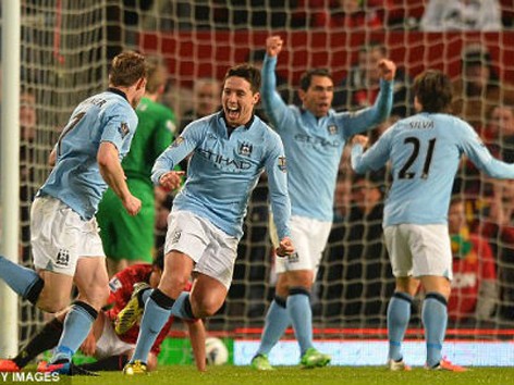 Đánh bại MU 2-1, Man City giữ vững vị trí thứ 2 Đánh bại MU 2-1, Man City giữ vững vị trí thứ 2
