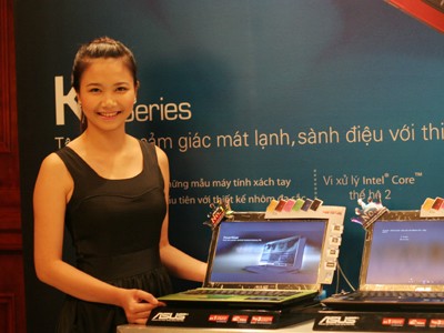 Người đẹp và... laptop Người đẹp và... laptop
