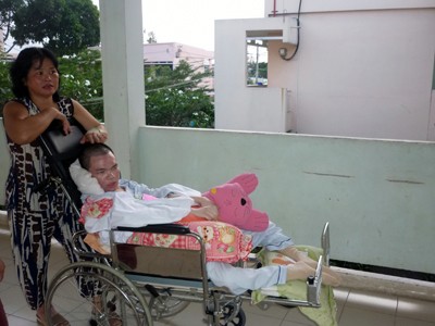 Ô-sin chăm bệnh nhân: Những mảnh ghép Ô-sin chăm bệnh nhân: Những mảnh ghép