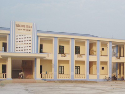Tặng ước mơ cho học trò quê lúa Một trong hai ngôi trường mới xây