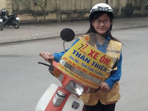 Nữ sinh 'xe ôm' Nữ sinh 'xe ôm'
