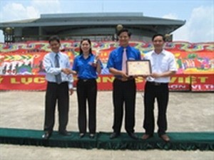 Bắc Ninh: Tranh xé dán lập kỷ lục Guiness Việt Nam Bắc Ninh: Tranh xé dán lập kỷ lục Guiness Việt Nam