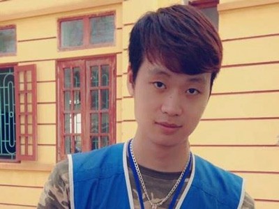 Anh chàng điển trai dùng nghề cắt tóc làm từ thiện Anh chàng điển trai dùng nghề cắt tóc làm từ thiện