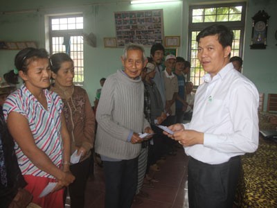 Mang những tấm lòng về quê Mang những tấm lòng về quê