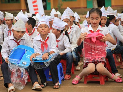 Nhiều bạn đọc giúp đỡ hoàn cảnh khó khăn đăng trên báo Tiền Phong Nhiều bạn đọc giúp đỡ hoàn cảnh khó khăn đăng trên báo Tiền Phong
