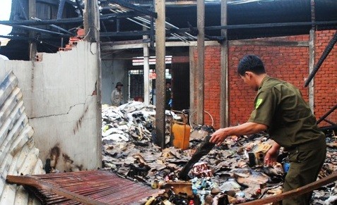 Cháy lớn ở cây xăng Cháy lớn ở cây xăng