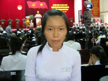 Cảm phục những bạn học sinh mồ côi, học giỏi Cảm phục những bạn học sinh mồ côi, học giỏi