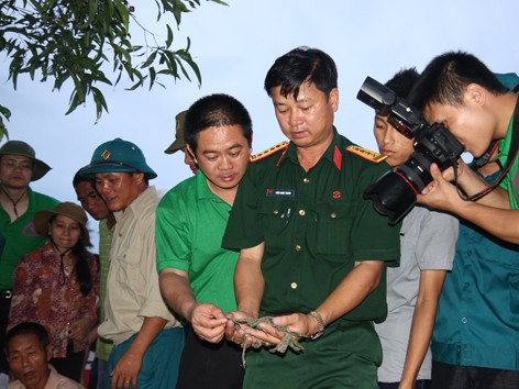 Lật tẩy thủ đoạn làm giả hài cốt liệt sỹ của 'cậu Thủy' Lật tẩy thủ đoạn làm giả hài cốt liệt sỹ của 'cậu Thủy'