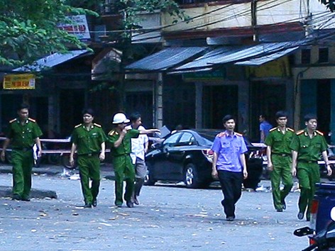 Cháy trung tâm thương mại Hải Dương: Công an làm việc với 6 bảo vệ Cháy trung tâm thương mại Hải Dương: Công an làm việc với 6 bảo vệ