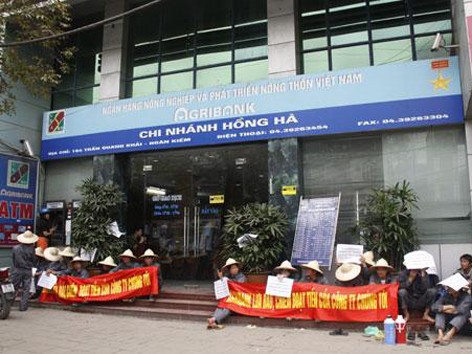 Cựu Giám đốc Chi nhánh Agribank tiếp tay doanh nghiệp lừa đảo Cựu Giám đốc Chi nhánh Agribank tiếp tay doanh nghiệp lừa đảo