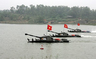 Tận thấy lính tăng Trung đoàn 206 xung trận Tận thấy lính tăng Trung đoàn 206 xung trận