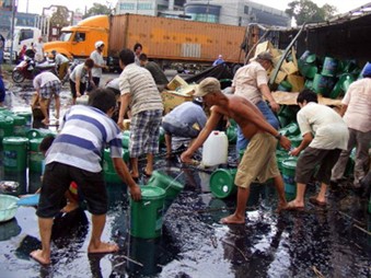 Những vụ hôi của và căn bệnh vô cảm Những vụ hôi của và căn bệnh vô cảm
