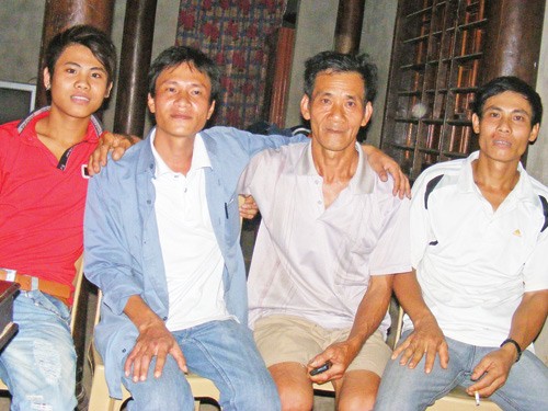 Săn gỗ huê, lạc sáu ngày trong rừng Săn gỗ huê, lạc sáu ngày trong rừng