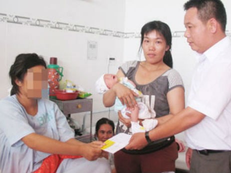Vụ bé gái 12 tuổi sinh con: Truy tìm nghi phạm hiếp dâm trẻ em Vụ bé gái 12 tuổi sinh con: Truy tìm nghi phạm hiếp dâm trẻ em