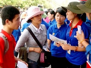 Hơn 70.000 lượt thanh niên tiếp sức mùa thi Hơn 70.000 lượt thanh niên tiếp sức mùa thi