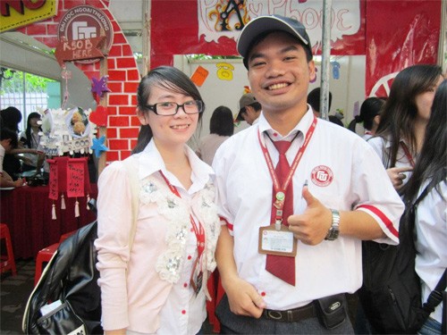 3 nam sinh 9x ngoại thương có thu nhập 3 nam sinh 9x ngoại thương có thu nhập "khủng"