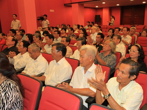 82 tuổi vẫn đi học lớp bồi dưỡng viết văn 82 tuổi vẫn đi học lớp bồi dưỡng viết văn