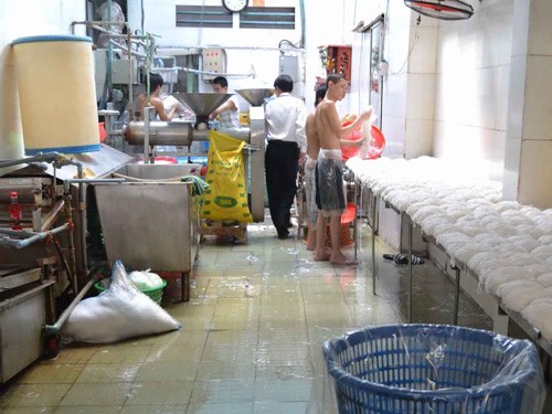 Kinh hoàng dùng hóa chất tái chế bún - Kỳ 2 Kinh hoàng dùng hóa chất tái chế bún - Kỳ 2