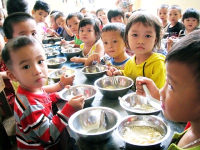 È cổ đóng 17 khoản thu đầu năm È cổ đóng 17 khoản thu đầu năm