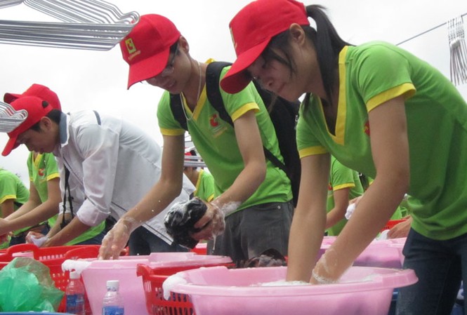 Hơn 40.000 bộ quần áo cho trẻ em nghèo Hơn 40.000 bộ quần áo cho trẻ em nghèo