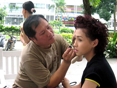 Chuyên gia hóa trang Phan Hiếu: Ra trại, làm lại từ đầu Chuyên gia hóa trang Phan Hiếu: Ra trại, làm lại từ đầu