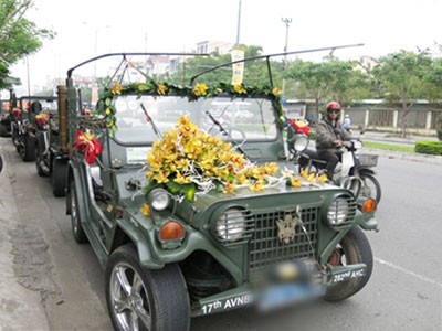 Rước dâu bằng dàn xe jeep dã chiến Rước dâu bằng dàn xe jeep dã chiến