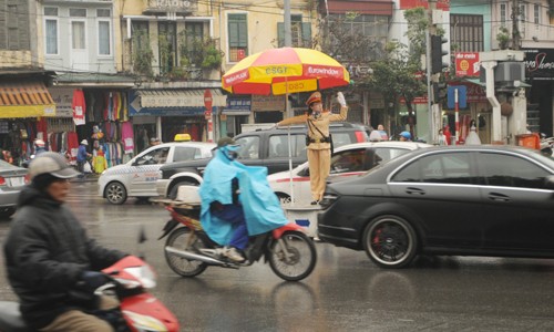 CSGT được đào tạo cứu người bị tai nạn CSGT được đào tạo cứu người bị tai nạn