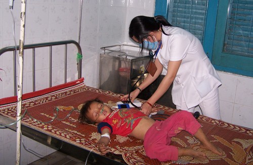 70 học sinh nhập viện do ngộ độc 70 học sinh nhập viện do ngộ độc